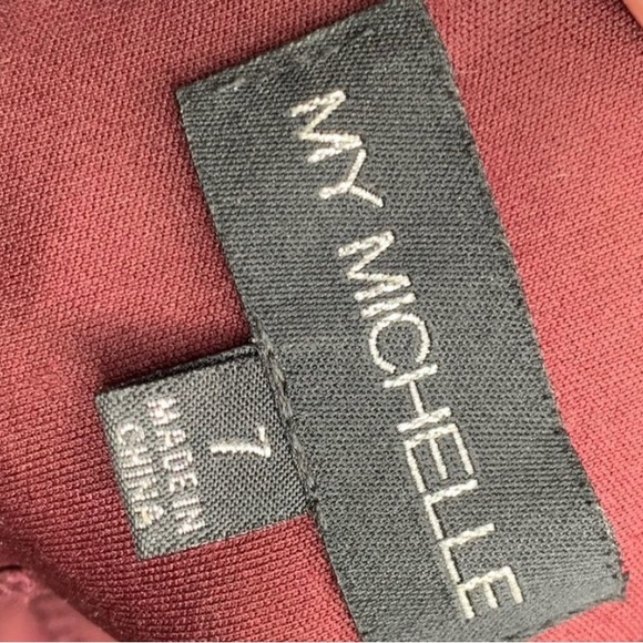 Cocktail/ homecoming/ prom dress. Burgundy color dress, with lace detail. - Picture 3 of 4